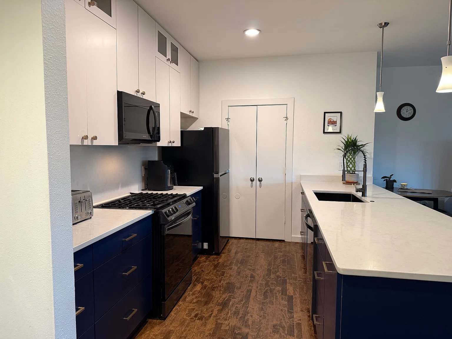 1 bed, 882 sqft, $1,875 — Photo 4