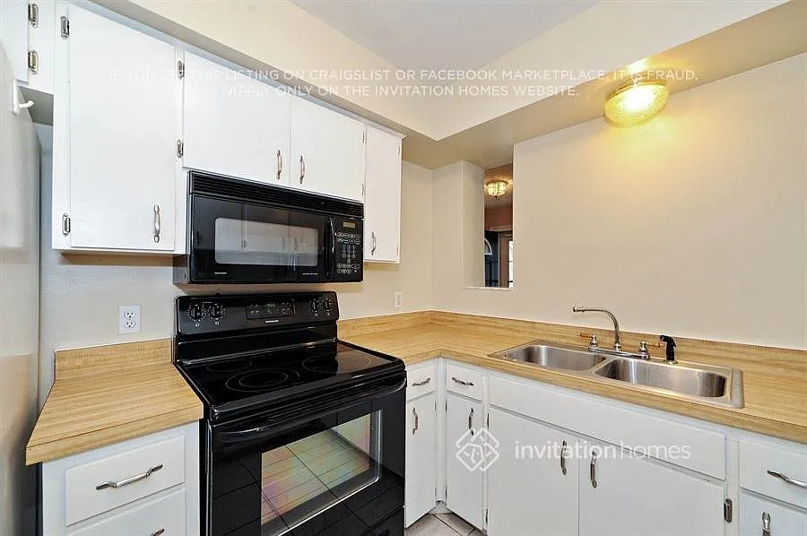 12402 68th St Largo, FL 33773 — Photo 2