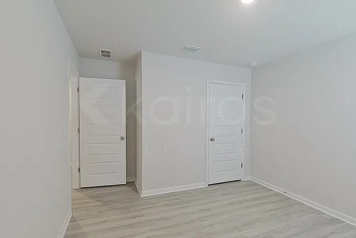 409 Monarch Ln — Photo 11
