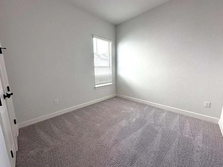 12608 Stanford Dr — Photo 11