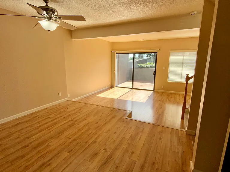 1098 Azalea Ct — Photo 5