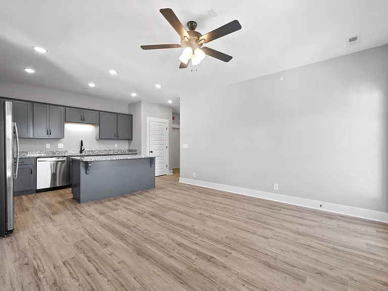 330 Academy Ave #X6 — Photo 12