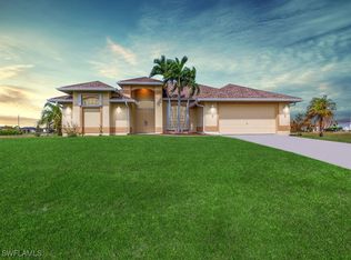 2057 Diplomat Pkwy W, Cape Coral, FL 33993