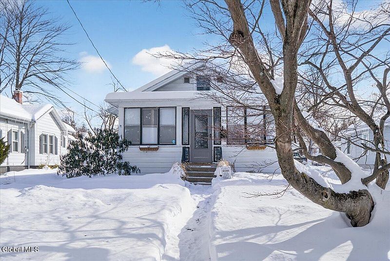 2nd image of 5 Bloomingdale Avenue
