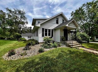 918 1st St, New Glarus, WI 53574