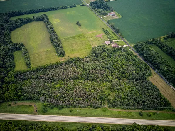 8231 S Avon Store Rd, Brodhead, WI 53520