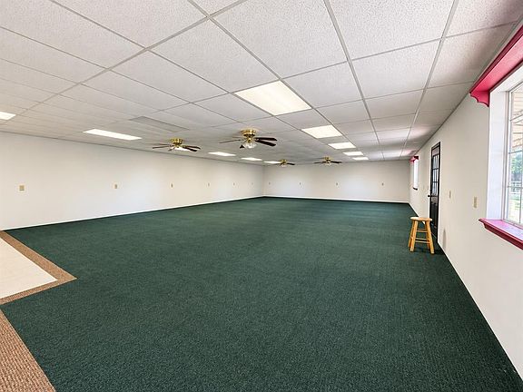 3rd image of 801 S Elm Ave