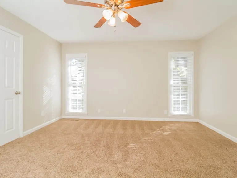 606 Knollwood Dr — Photo 9