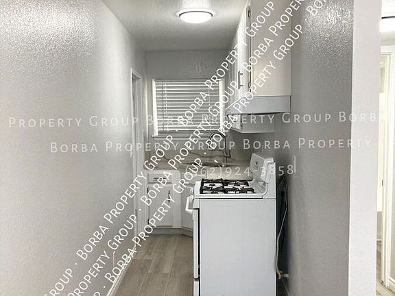 2nd image of 2560 Cedar Ave