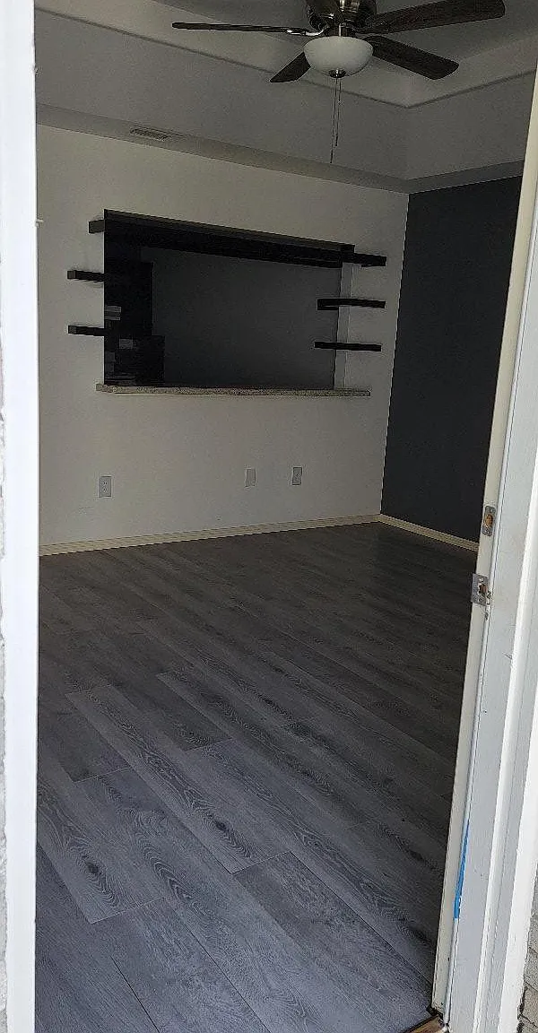 2 bed, 985 sqft, $900 — Photo 2