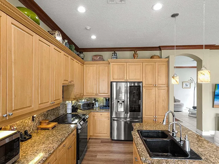 5058 Glenville Dr — Photo 14