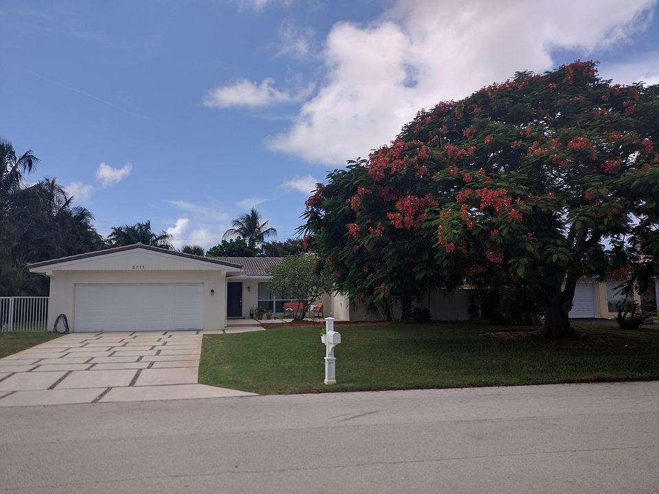 1st image of 2711 NE 23rd St