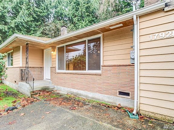 3rd image of 17928 36th Ave W