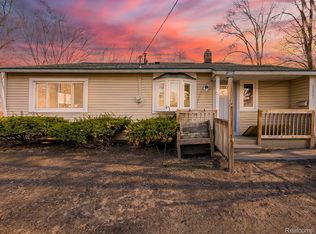 32521 Newaygo St, Westland, MI 48186