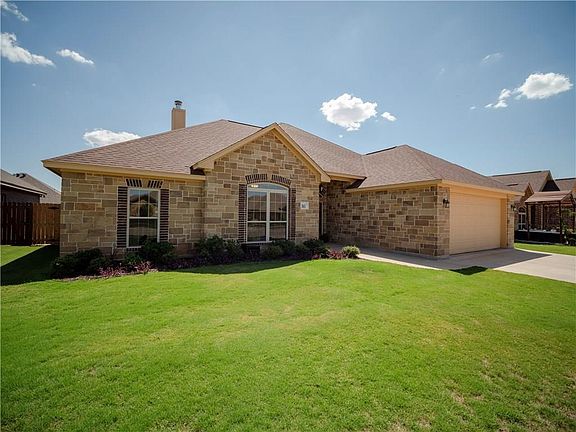 3rd image of 365 Whiterock Dr