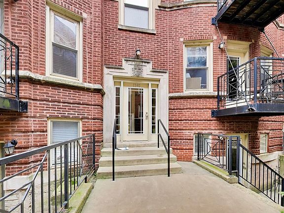 3rd image of 1340 W Greenleaf Ave APT 3G