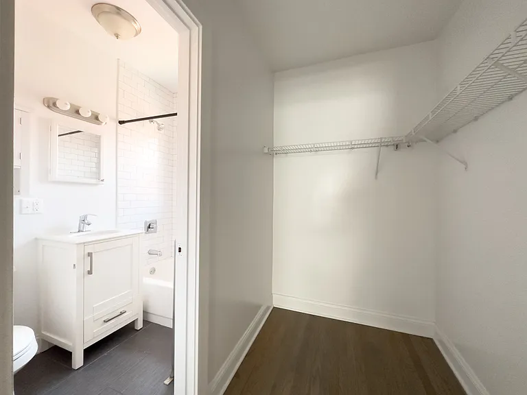 2641 N Spaulding Ave #W4 — Photo 11