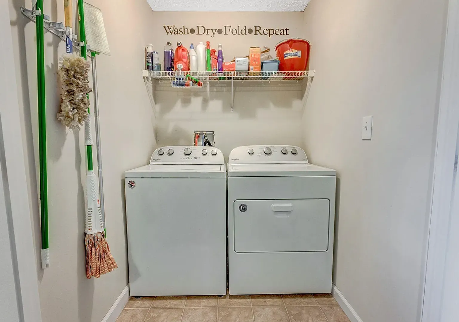199 Birds Eye View - Beautiful Townhome — Photo 3