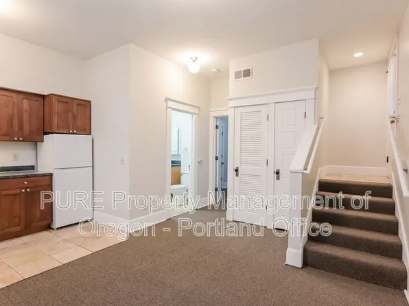 1351-01PP- Yamhill Manor, 2167 SW Yamhill St APT 9, Portland, OR 97205