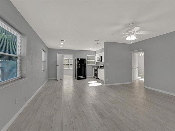 4th image of 1324 NW 3rd Ave
