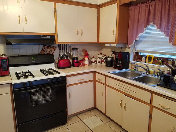 5th image of 3810 Cuyler Ave