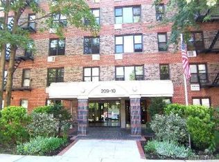 --, Bayside, NY 11361
