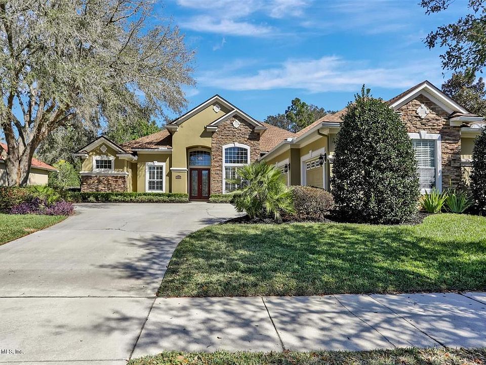 1st image of 2136 Crown Dr
