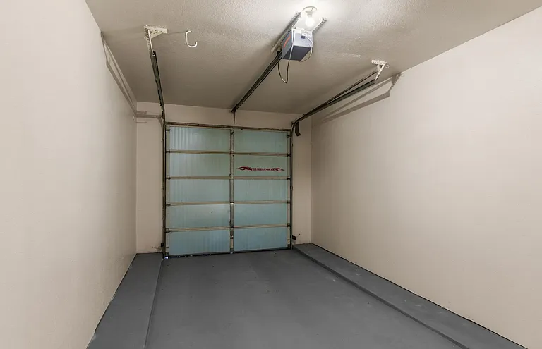 Ashford Apartments — Photo 10