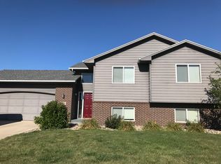 5628 W Mandy Ct, Sioux Falls, SD 57106