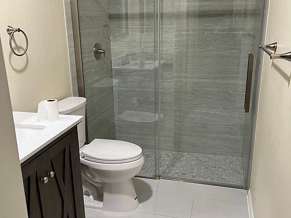 3rd image of 9202 Regents Park Dr