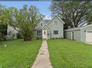 346 N 10th St, Forest City, IA 50436