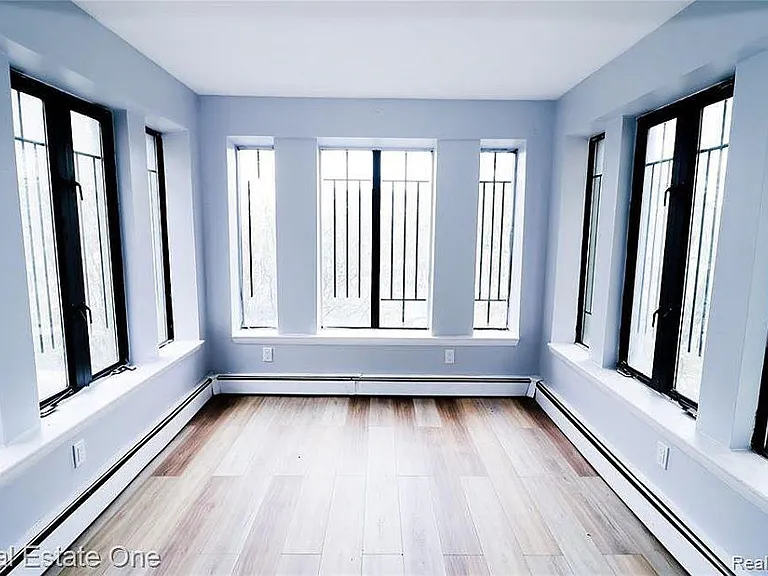 120 Seward St #301 — Photo 1