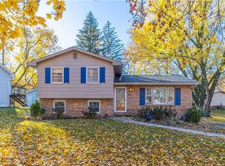 2404 Marion St, Des Moines, IA 50321