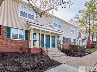 9091 W Swan Cir, Saint Louis, MO 63144
