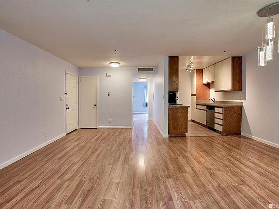 4th image of 1010 San Antonio Cir Unit 224