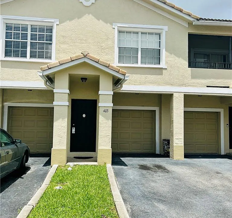 403 Belmont Ln #403