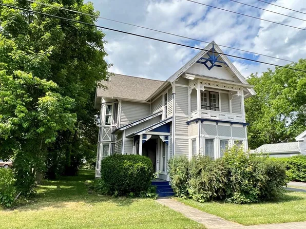 14 Hollister St, Dundee, NY 14837