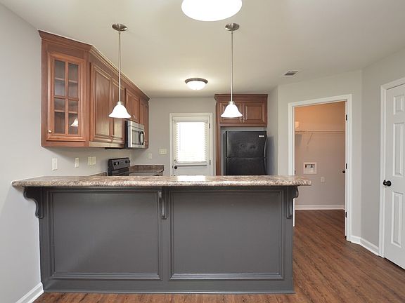 5th image of 1541 San Bernardino Way