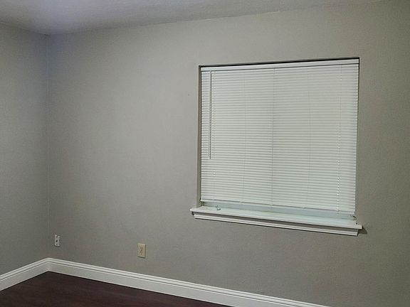 3rd image of 1225 NE 45th St
