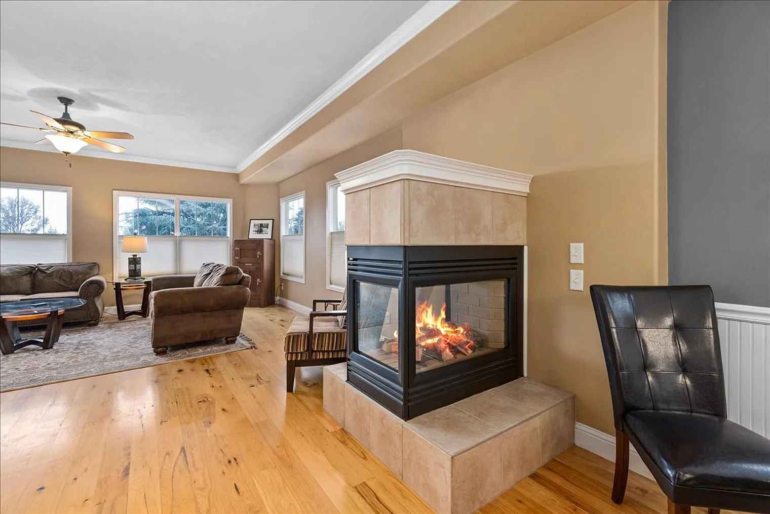 4 bed, 2.0 bath, 2012 sqft, $3,970 — Photo 2