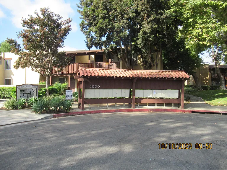 1030 W Macarthur Blvd #154 — Photo 31