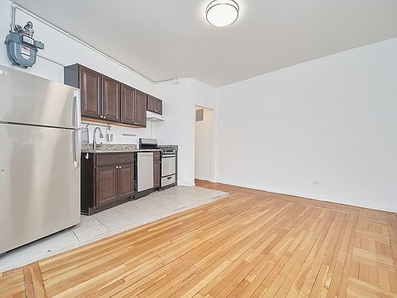 3rd image of 222 Seaman Ave APT A2