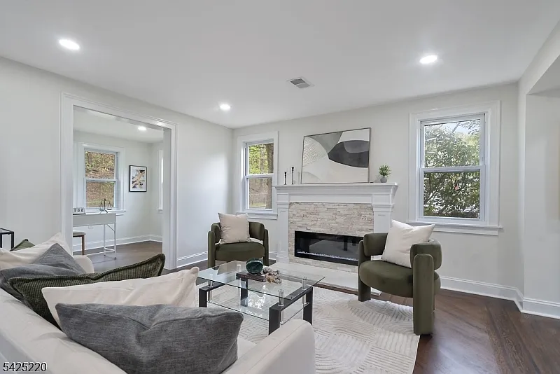 3 bed, 2.5 bath, 1800 sqft, $5,500 — Photo 4
