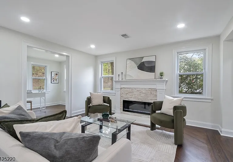 6 Dawes Ave — Photo 4