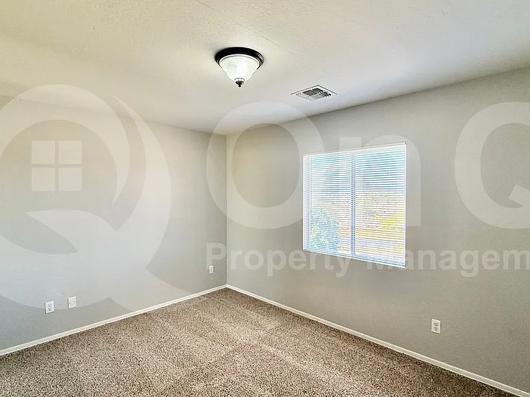 10464 N 116th Ln — Photo 14