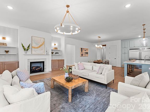 4th image of 329 Westvale Dr