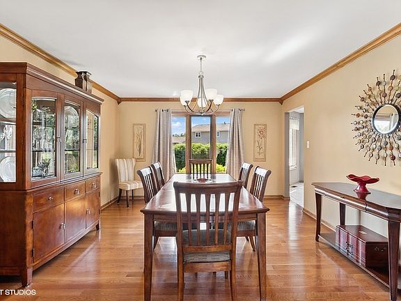 5th image of 19401 Edgebrook Ln