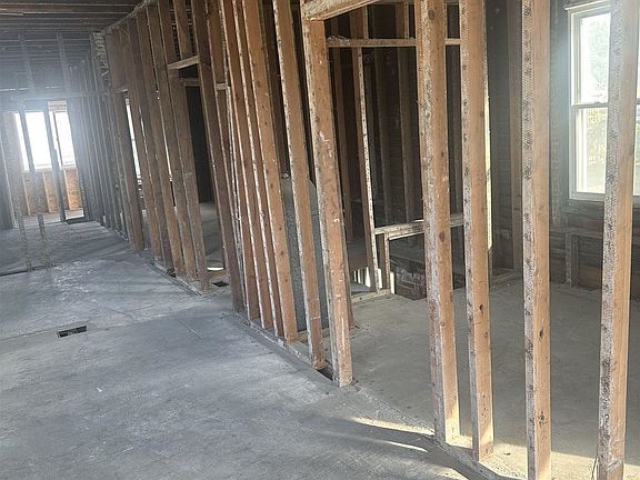 4th image of 1113 S 9th St