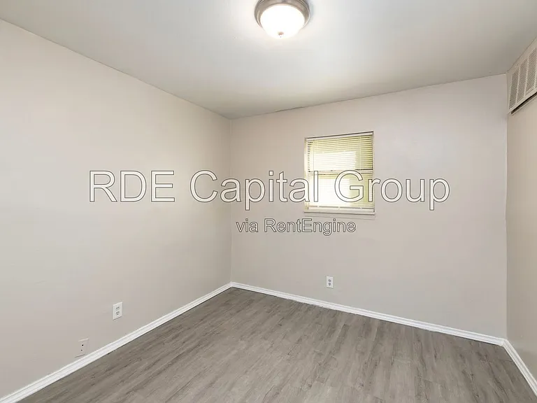 2408 Meyers St #104 — Photo 11