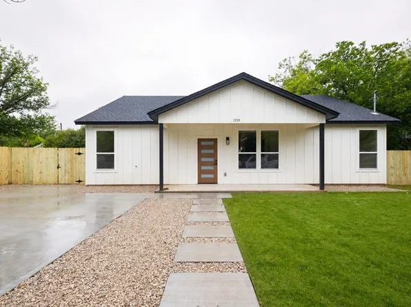1319 Brady Ave, Brownwood, TX 76801